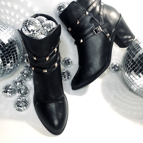 🪩 Studded Heel Bootie. - Picture 2 of 10